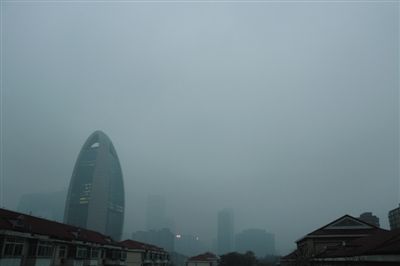 霧霾污染日趨嚴(yán)重，泰榕堅持環(huán)保鍍膜玻璃